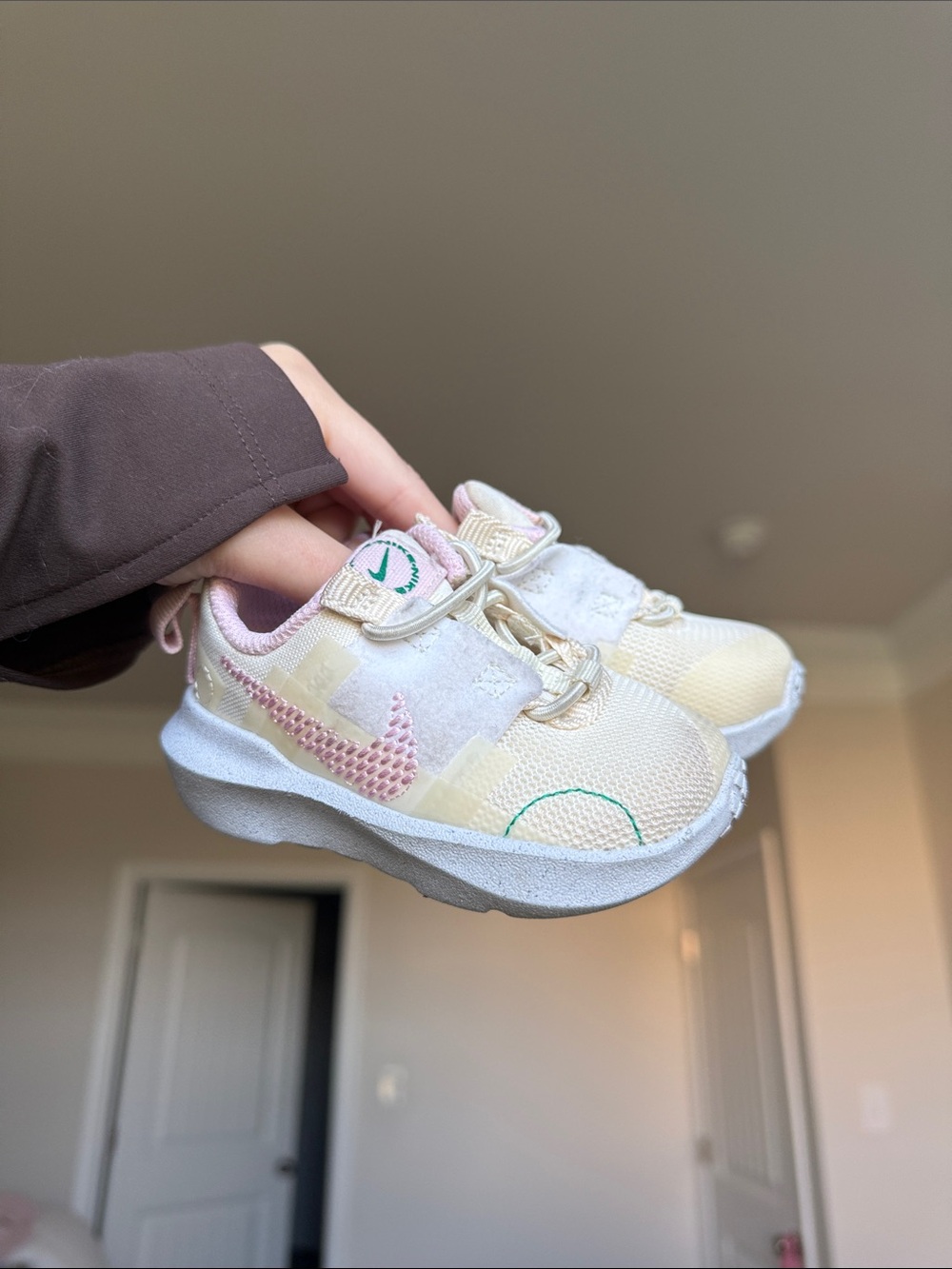 Nike Kids Cream & Pink Cushioned Sneakers
